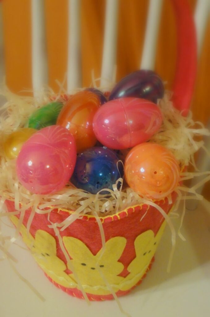 Felt Easter Basket {Free Pattern} 10