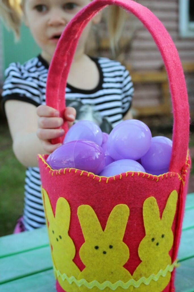 Felt Easter Basket {Free Pattern}