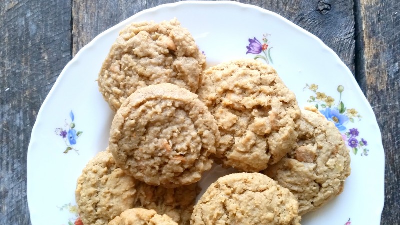 My Favorite (No Fail) Oatmeal Scotchies