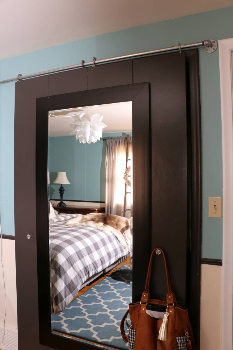 DIY sliding barn door for a small closet! This is the cheapest and easiest way to create a barn style door!