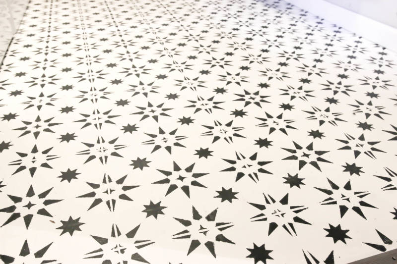 How to Paint Linoleum Floors - DIY Stenciled Pattern Floors