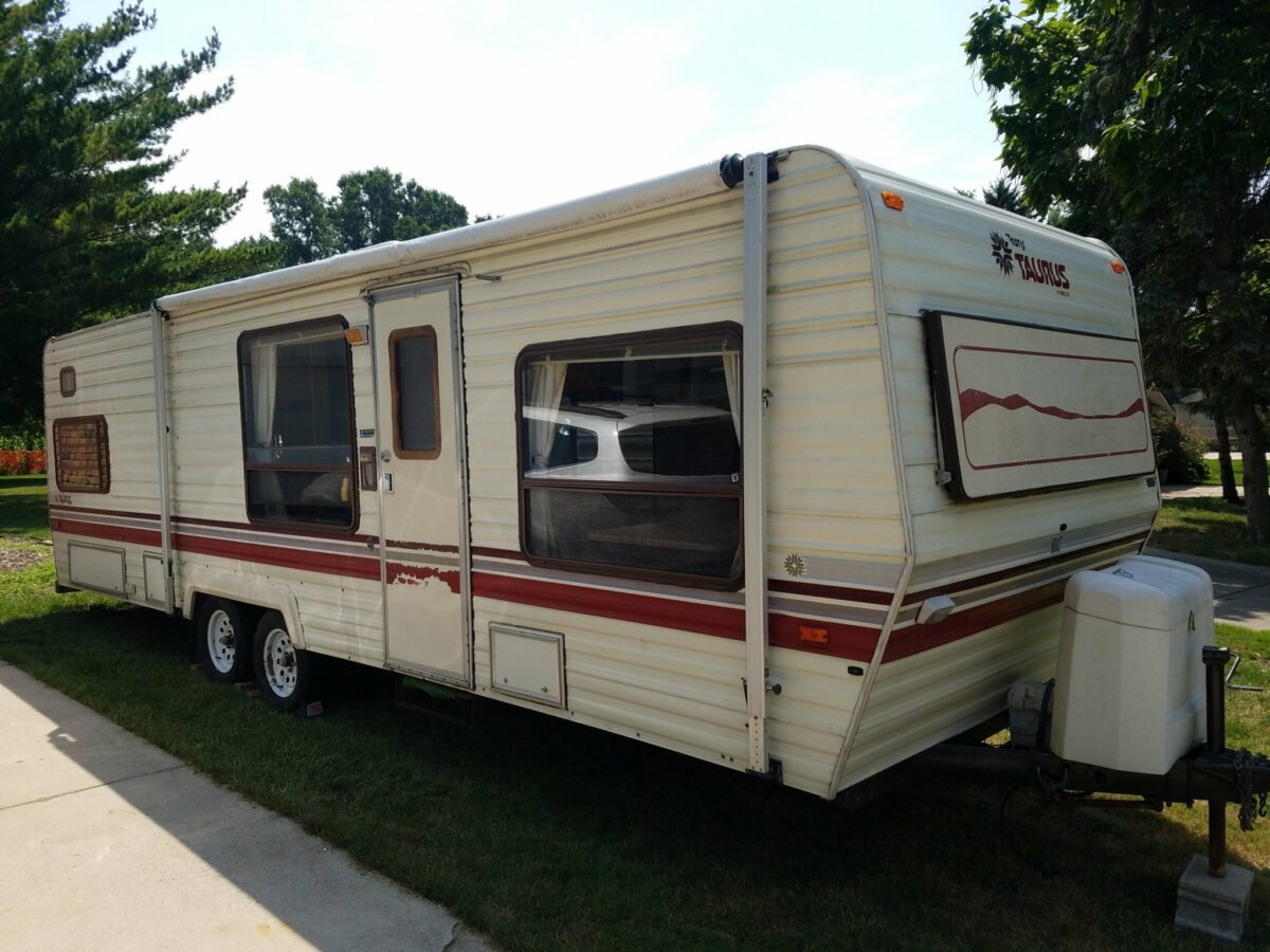 1987 Vintage to Modern Camper Reno