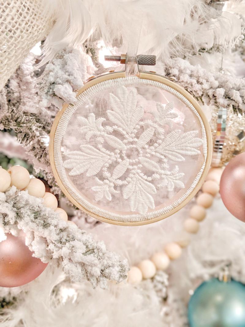 Easy Embroidery Hoop Christmas Ornaments - Lolly Jane