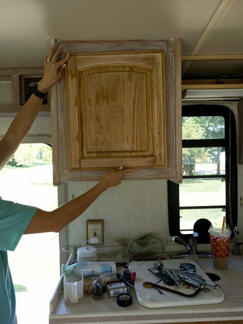 How To Bleach And White Wash Oak Cabinets